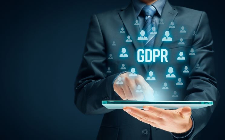 2月14日、EDPBは フランス監督機関（注：CNIL）の要請を受け、 主たる拠点（Main establishment）の概念及びワンストップショップメカニズムの適用基準に関する意見書を採択した。