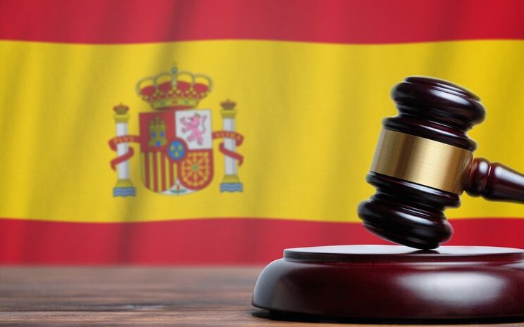 スペインのデータ保護監督機関（AEPD）は、2023年11月3日、Mapfre España, Compañia De Seguros Y Reaseguros, S.A. (Mapfre社)に対して、最小化原則違反などの複数のGDPR違反が認められることを理由に、114万ユーロの制裁金を課したことを公表した。